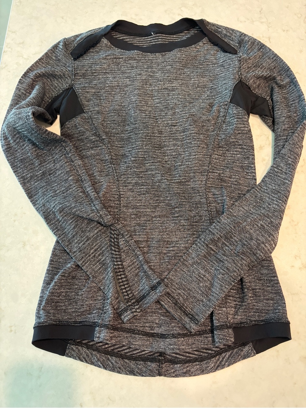 Lululemon Base Runner Pullover Comfy Heathered Black Long Sleeve Top Like New